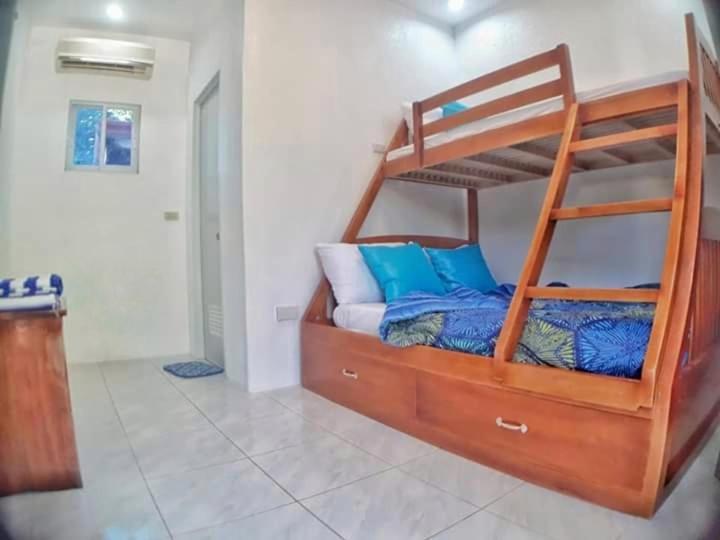 Jah'S Anemone Dive Guesthouse Moalboal Exterior photo