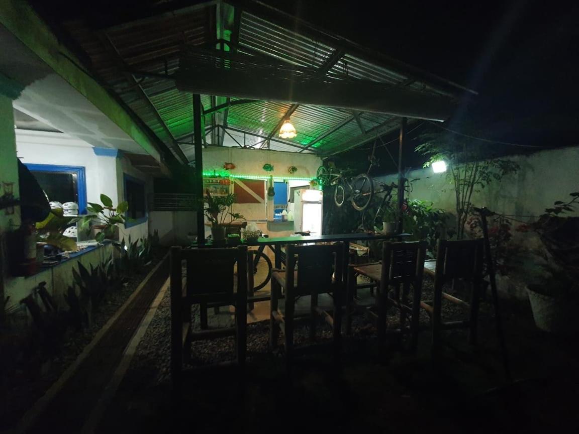 Jah'S Anemone Dive Guesthouse Moalboal Exterior photo