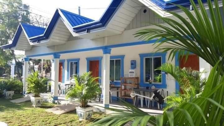 Jah'S Anemone Dive Guesthouse Moalboal Exterior photo