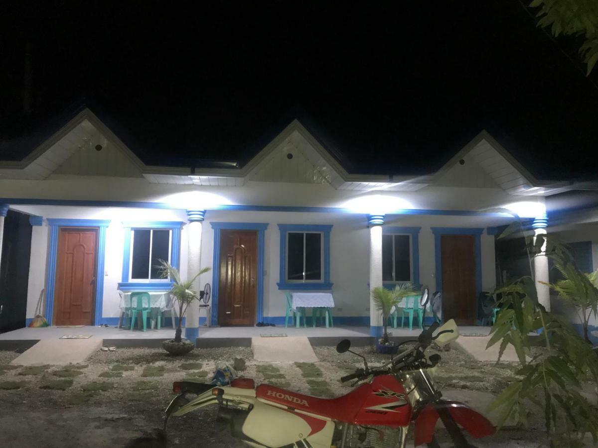 Jah'S Anemone Dive Guesthouse Moalboal Exterior photo